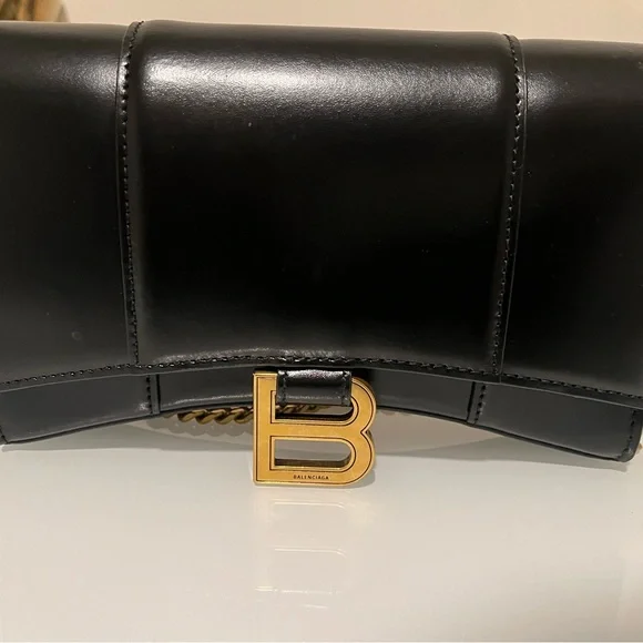 Balenciaga Hourglass Wallet on Chain! - Picture 4 of 9